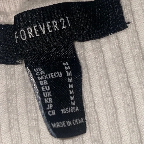 Cute White cropped Button Up Top - Picture 3 of 3